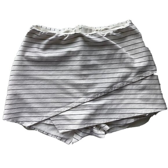 Lulus Dresses & Skirts - Lulus Black Cream Striped White Short Skirt Skort